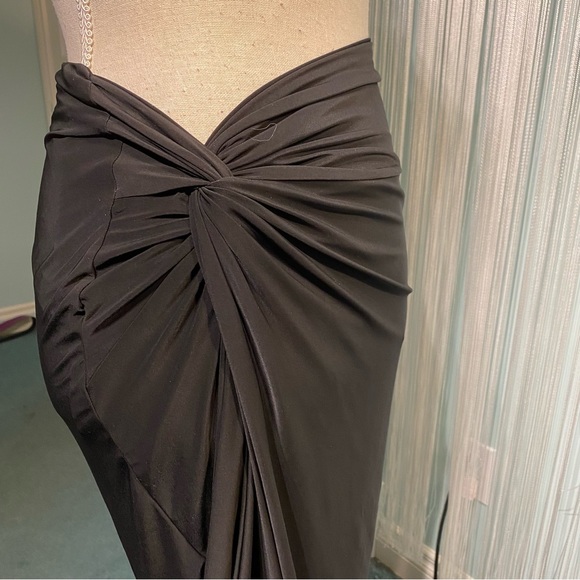 Pretty Little Thing Black Slinky Front Slit Maxi Skirt NWT Size 6 - Picture 4 of 17